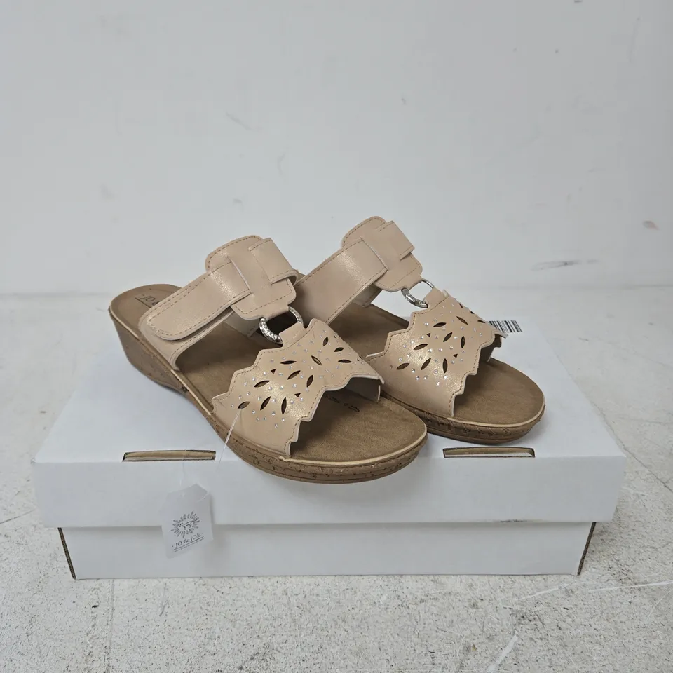JO & JOE WOMEN’S BEIGE SANDALS – WEDGE HEEL, UK 6