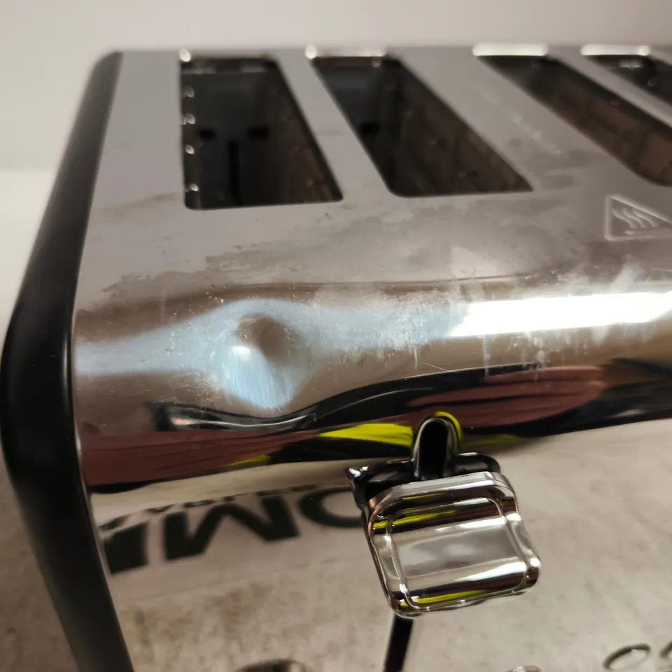 CUSIMAX 4-SLICE TOASTER – STAINLESS STEEL - DAMAGE TO TOP