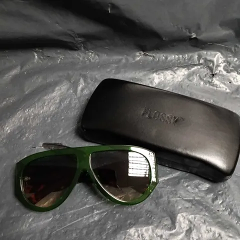 FLOSSY SUNGLASSES – GREEN FRAME 