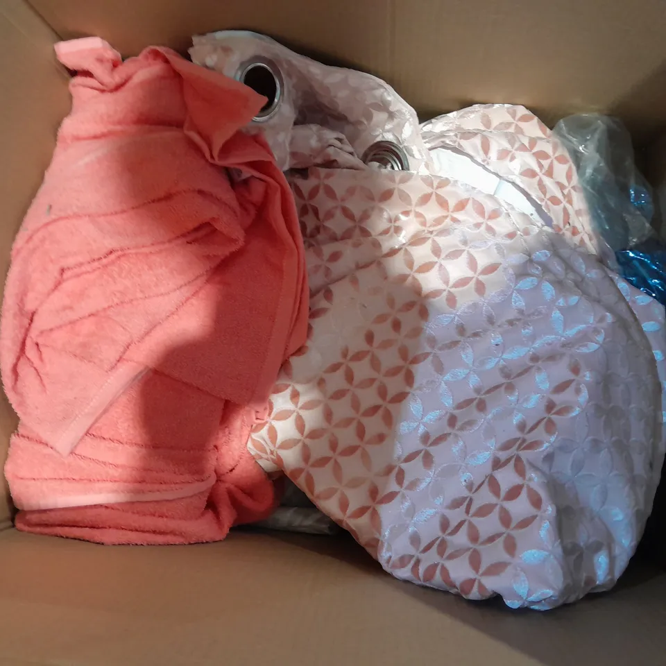 BOX OF APPROXIMATELY 10 ASSORTED BEDDING AND SOFT FURNISHING ITEMS TO INCLUDE - PLUSHY PIKACHU - DUVET SETS - FITTED SHEET ETC. 