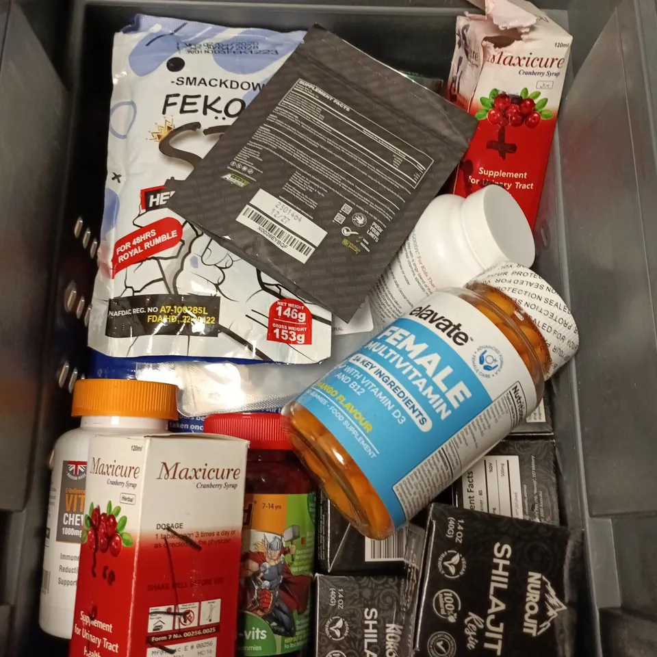 APPROXIMATELY 15 ASSORTED VITAMIN/HEALTH AID PRODUCTS TO INCLUDE ELECTROLYTE POWDER, VITAMIN C, MULTI VITAMINS ETC