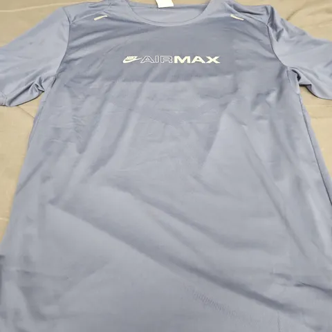 NIKE AIR MAX TEE - SIZE M