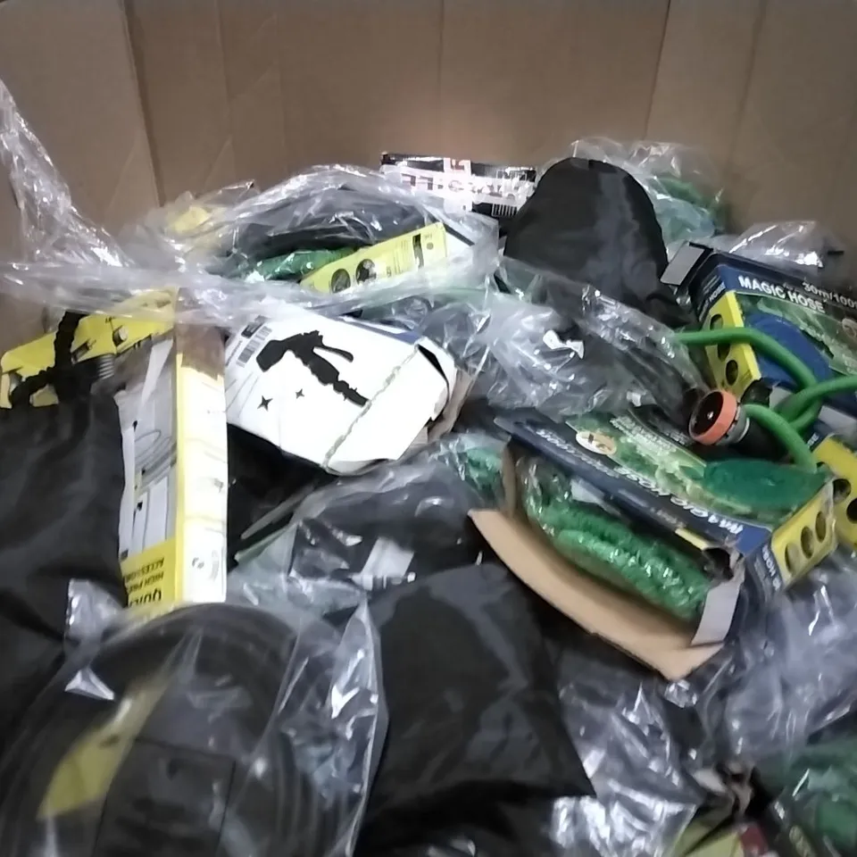 PALLET CONTAINING LARGE QUANTITIES OF HOSES