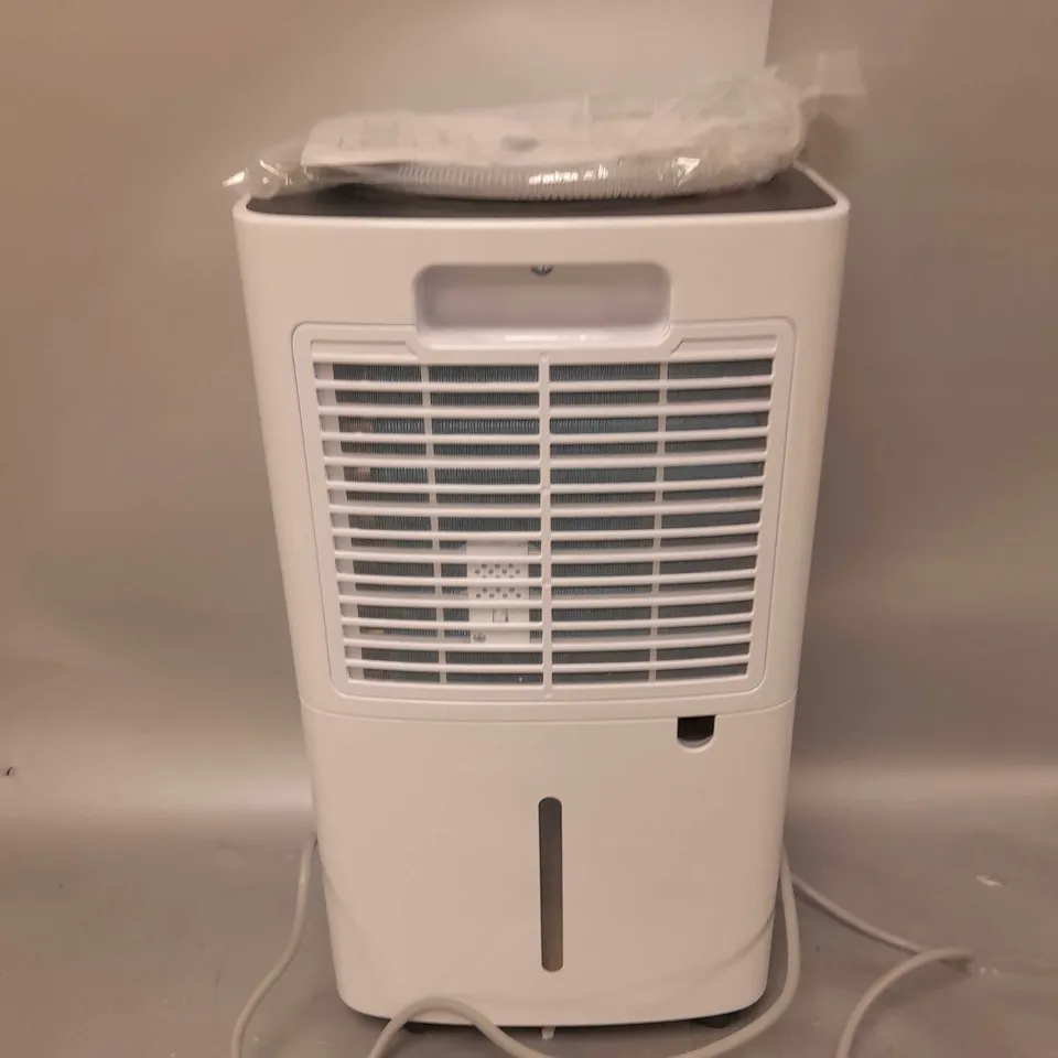 12L DEHUMIDIFIER WITH 2L WATER TANK AND TIMER