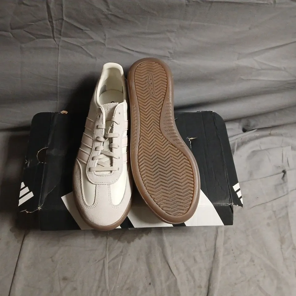 Adidas Sneakers – Beige/Cream with Gum Sole