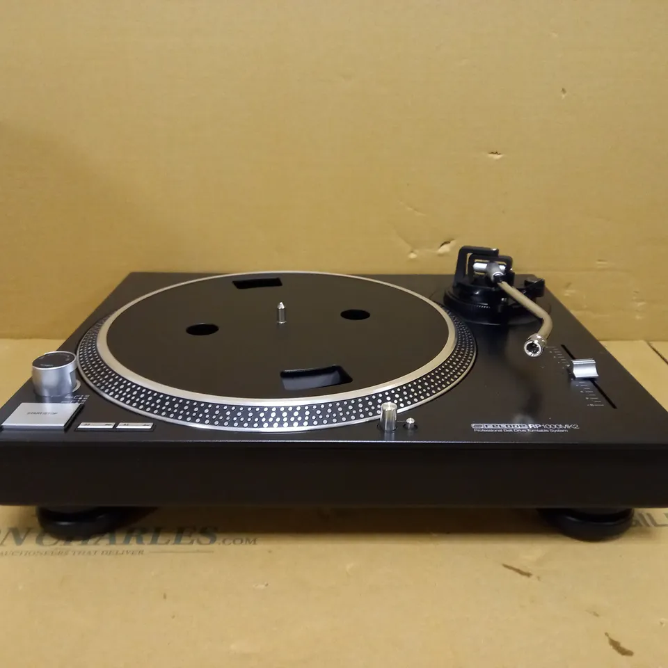 RELOOP RP-1000 MK2 BELT-DRIVE DJ TURNTABLE WITH +-10% ADJUSTABLE PITCH RANGE INCLUDING HEADSHELL AND PRE-FITTED RELOOP OM