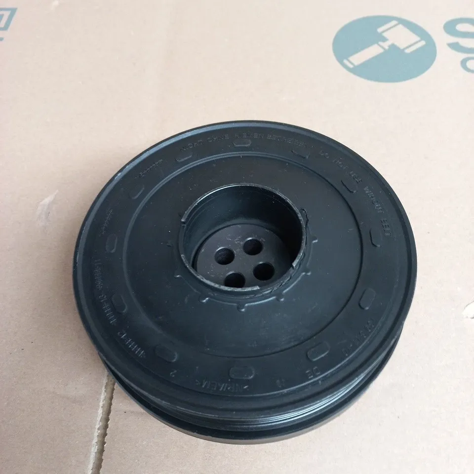 CRANKSHAFT PULLEY (HARMONIC BALANCER) DESIGNED FOR SPECIFIC BMW DIESEL MODELS. COMPATIBLE WITH VARIOUS N47 ENGINES, INCLUDING 1 SERIES (116D, 118D, 120D), 3 SERIES (316D, 318D, 320D), AND X1/X3 MODELS