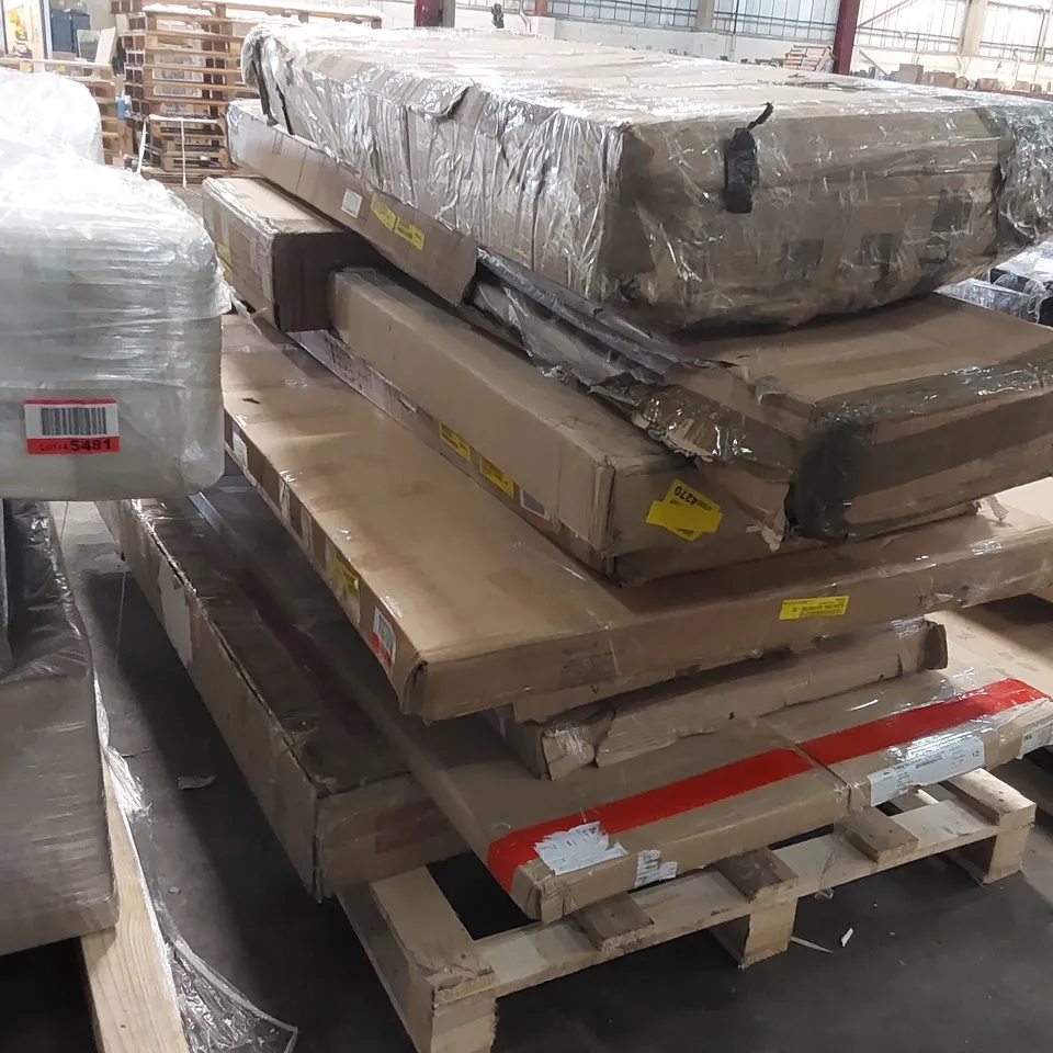 PALLET OF ASSORTED FURNITURE PARTS 