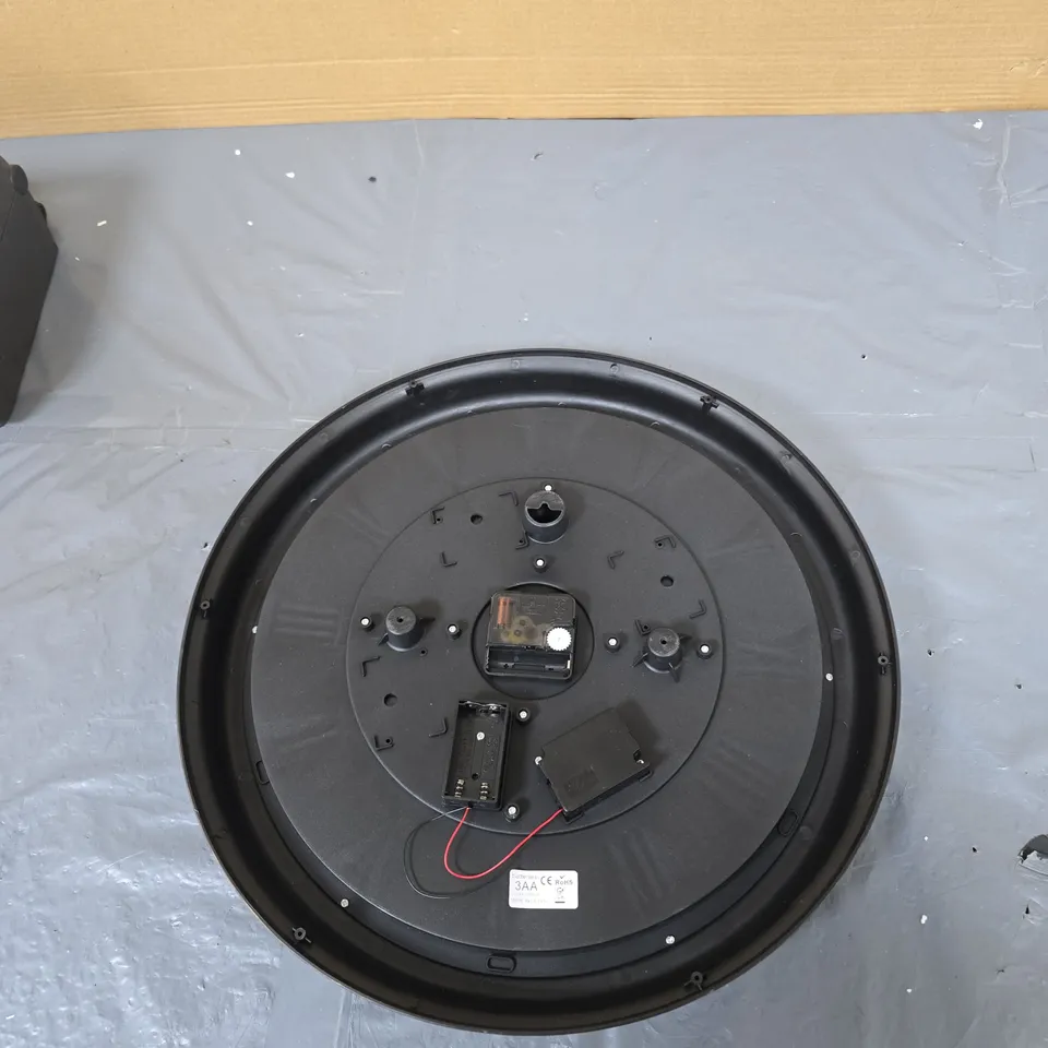 ROUND STEAMPUNK GEAR WALL CLOCK – BLACK & ANTIQUE GOLD, BATTERY OPERATED