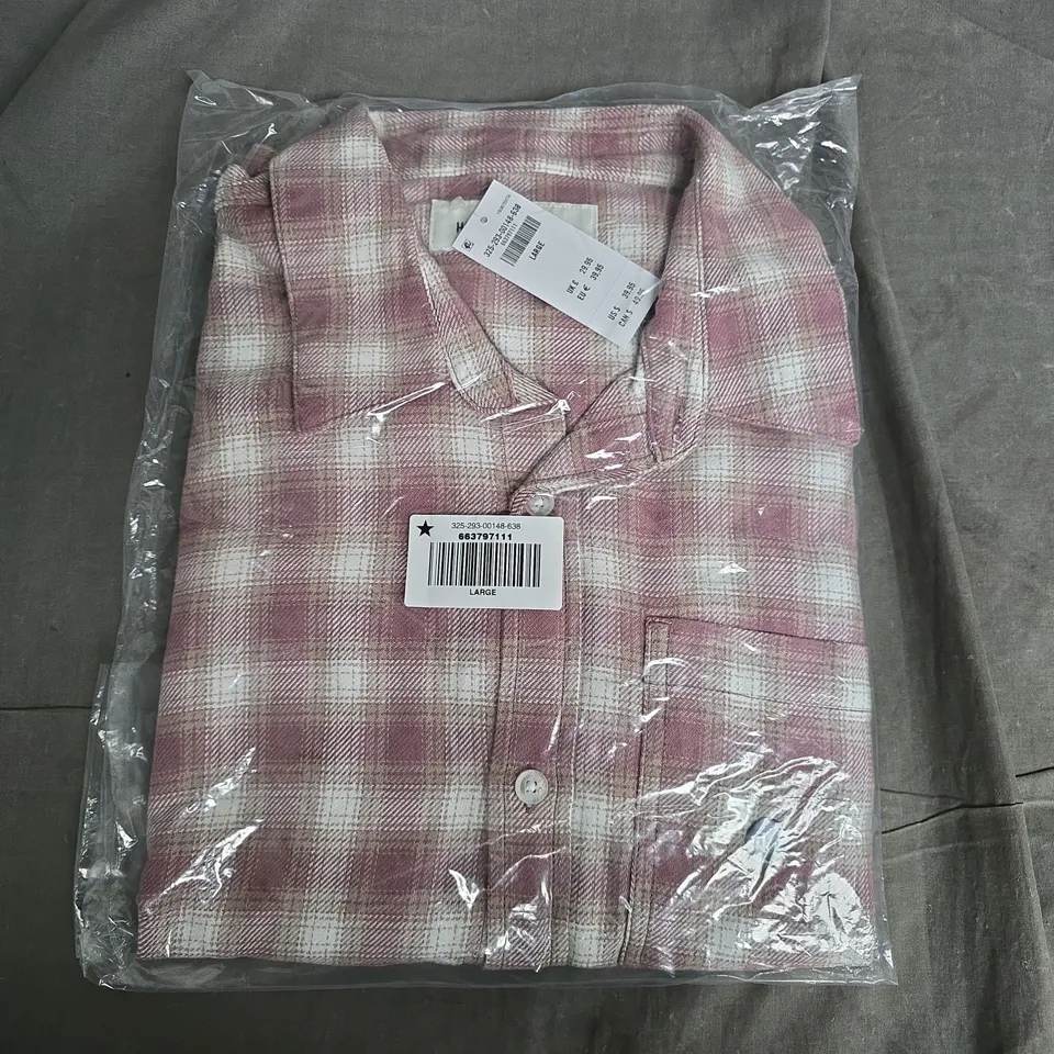 BAGGED HOLLISTER BOXY FLANNEL SHIRT IN DEEP MAUVE PLAID - LARGE