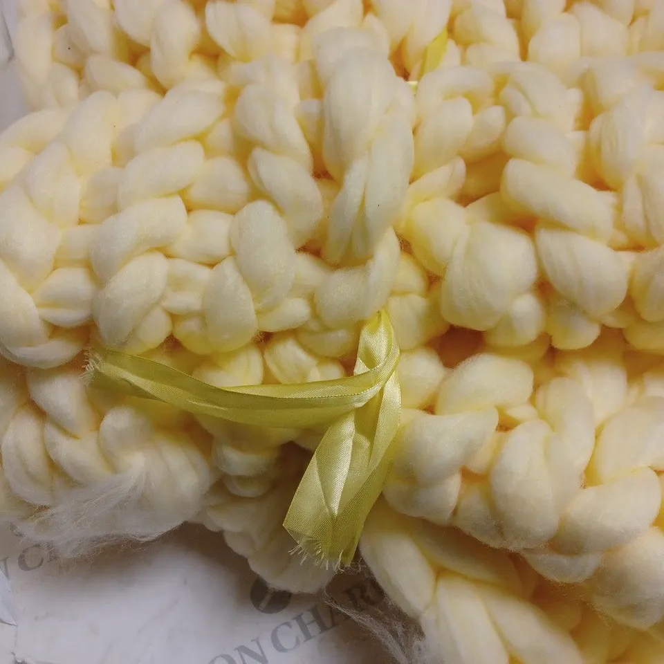 PASTEL YELLOW LARGE KNIT BLANKET 