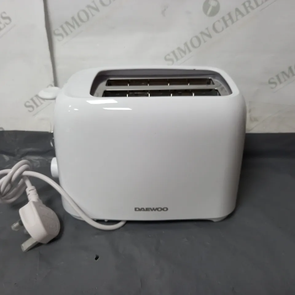 BOXED DAEWOO ESSENTIALS 2 SLICE TOASTER WHITE