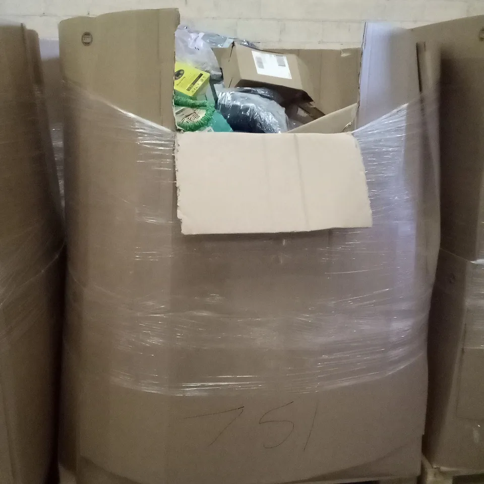 PALLET OF ASSORTED GARDEN HOSES