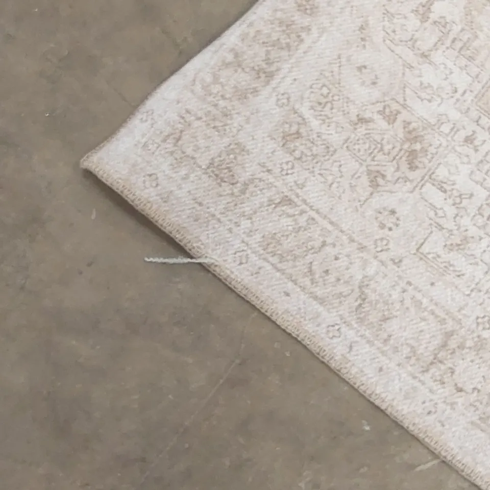 QUALITY DESIGNER AREA RUG - APPROXIMATELY 145 x 78cm