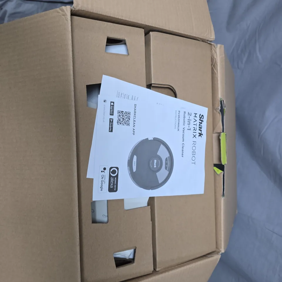 OUTLET SHARK PLUS 2 IN 1 SELF EMPTY ROBOT VACUUM & MOP