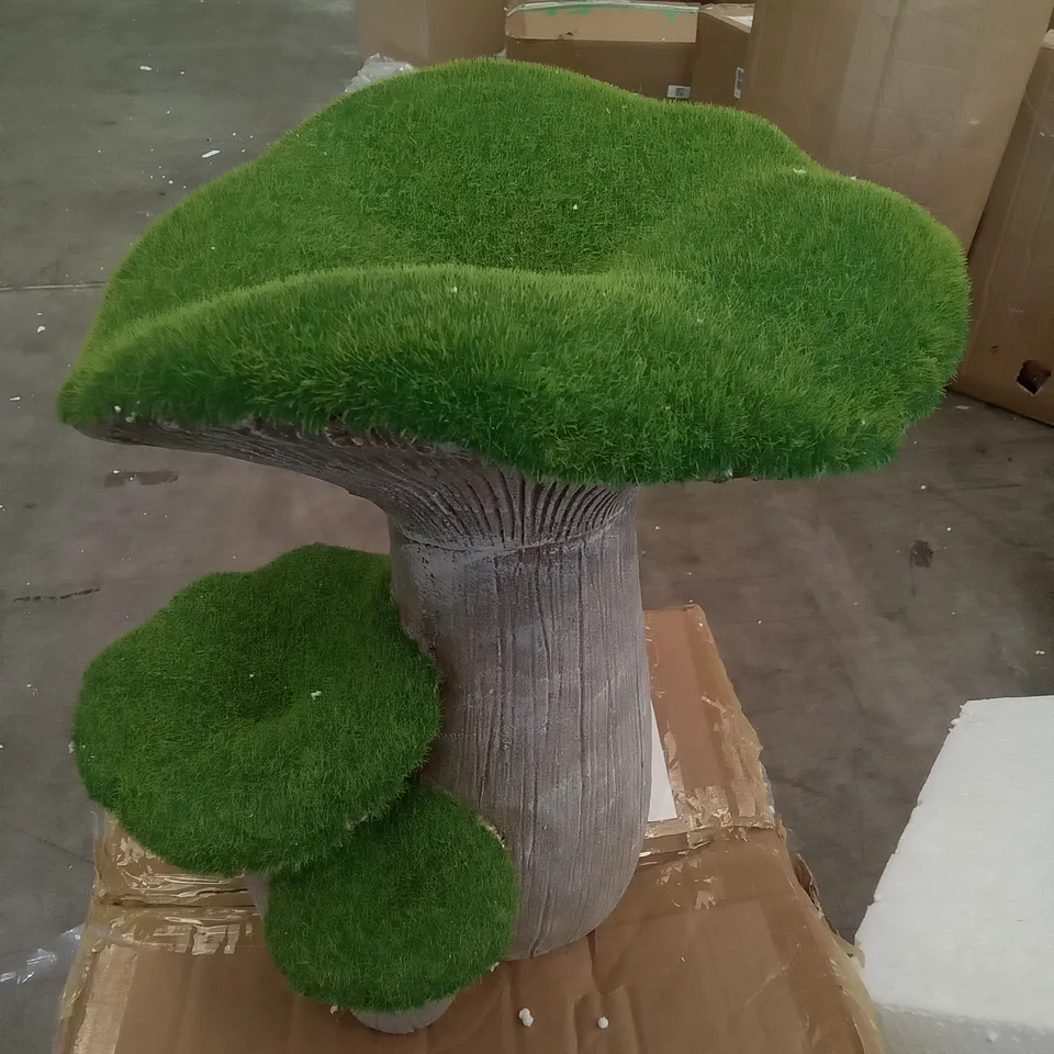 BOXED FAUX MOSS MUSHROOM STATUE