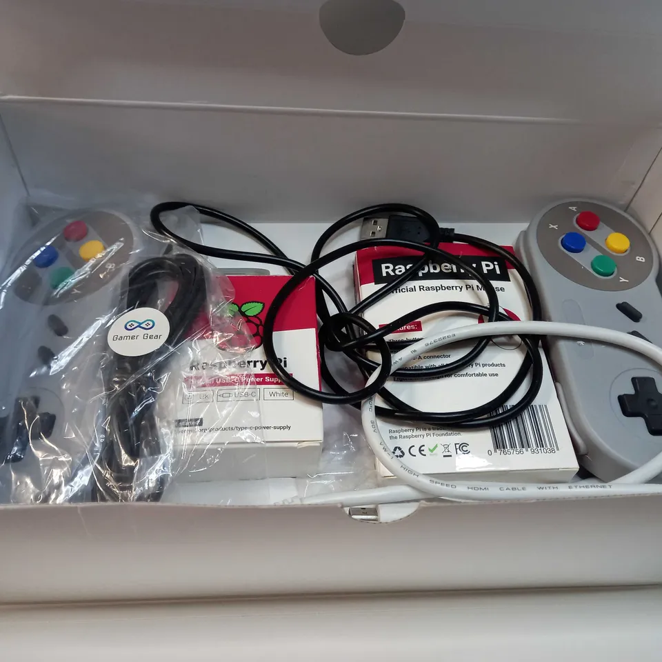 BOXED RASPBERRY PI 400 PERSONAL COMPUTER KIT