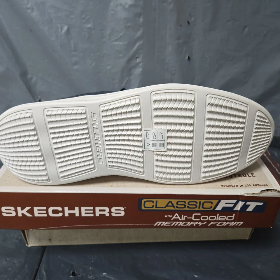 BOXED PAIR OF SKECHERS BURBANK TRAINERS IN NAVY - UK 8
