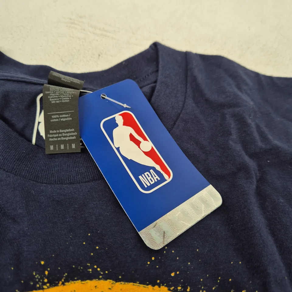 NBA GRAPHIC DENVER NUGGETS T-SHIRT – NAVY, UK M (100% COTTON)
