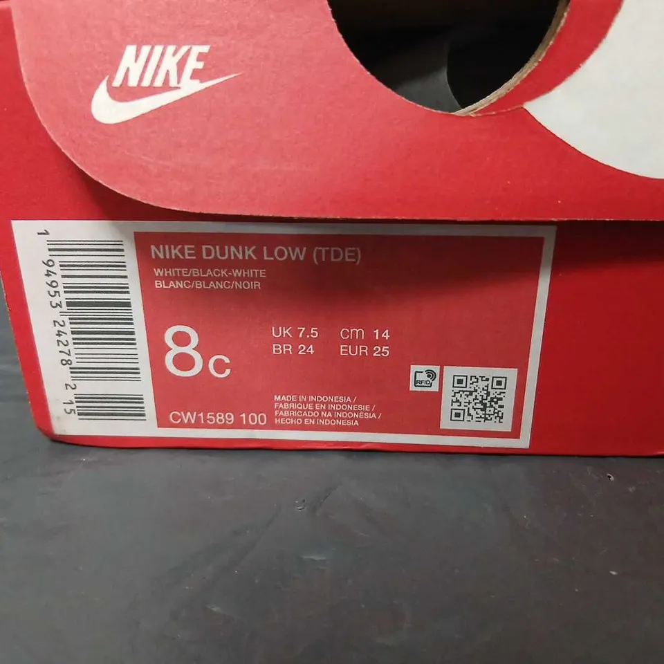 NIKE DUNK LOW (TDE) KIDS SNEAKERS – WHITE/BLACK UK 7.5 CHILDS