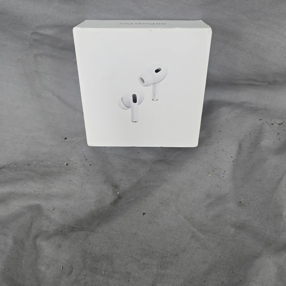 AIRPODS PRO 2ND GENERATION WITH MAGSAF ONE SIZE