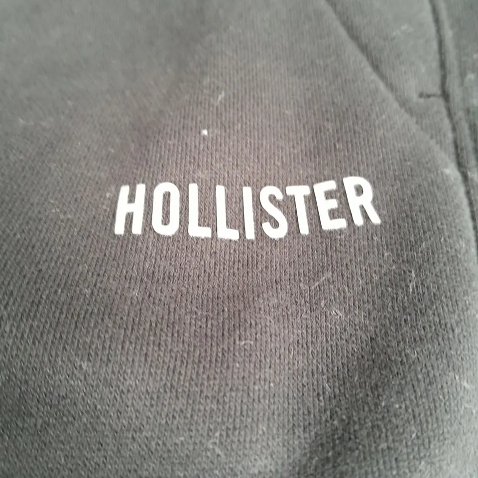 HOLLISTER SWEATPANT JOGGERS IN BLACK - LARGE