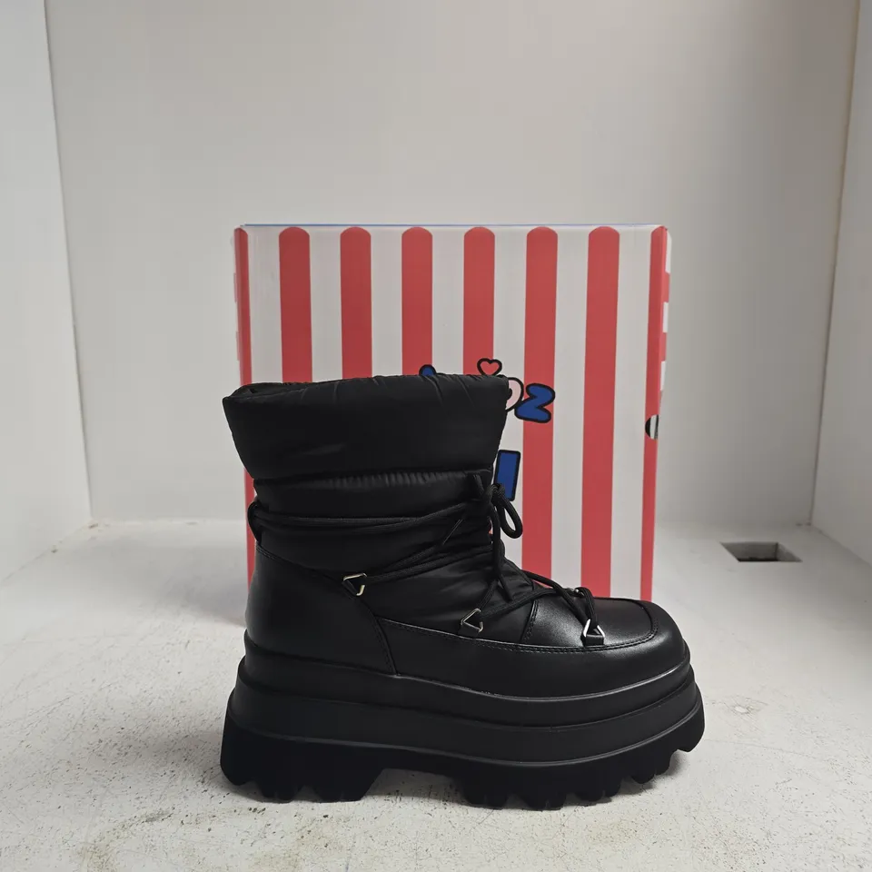 KOI BLACK PLATFORM WINTER BOOT WITH CHUNKY LUG SOLE – SIDE ZIP SIZE 4