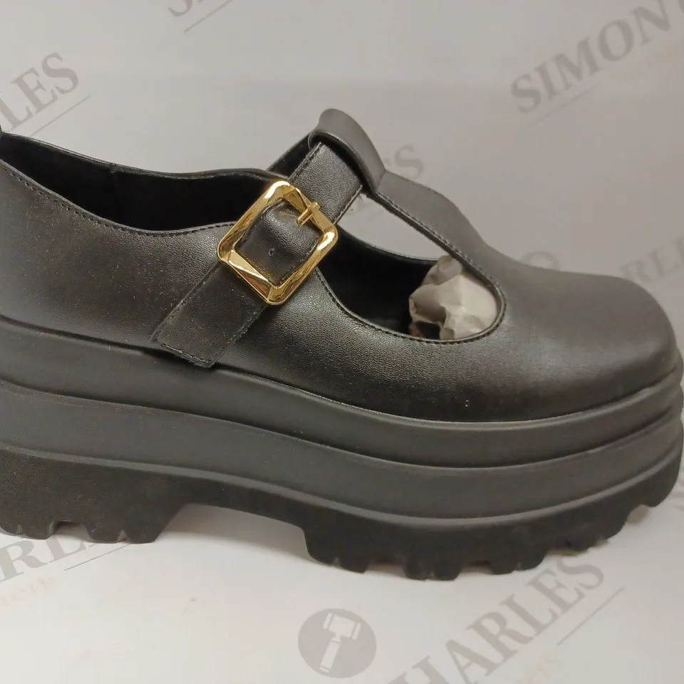 KOI VEGAN SILENT AMITY TRIDENT PLATFORM MARY JANES - SIZE 5 