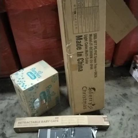 PALLET OF HOUSEHOLD ITEMS TO INCLUDE PAMPERS NAPPIES, RETRACTABLE BABY GATE,CHRISTMAS TREE, KITCHEN MIXER AND OTHER ASSORTED ITEMS...