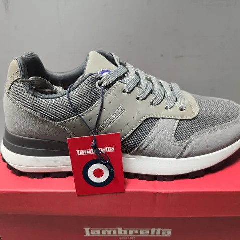 LAMBRETTA MENS ECHO 2 LACE UP SPORTY RETRO TRAINERS - UK 9