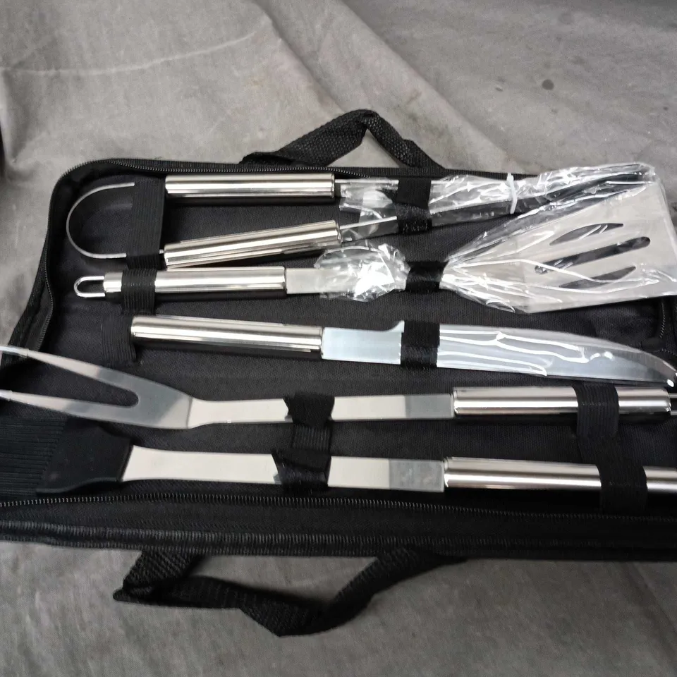 UNBRANDED BARBECUE CUTLERY SET