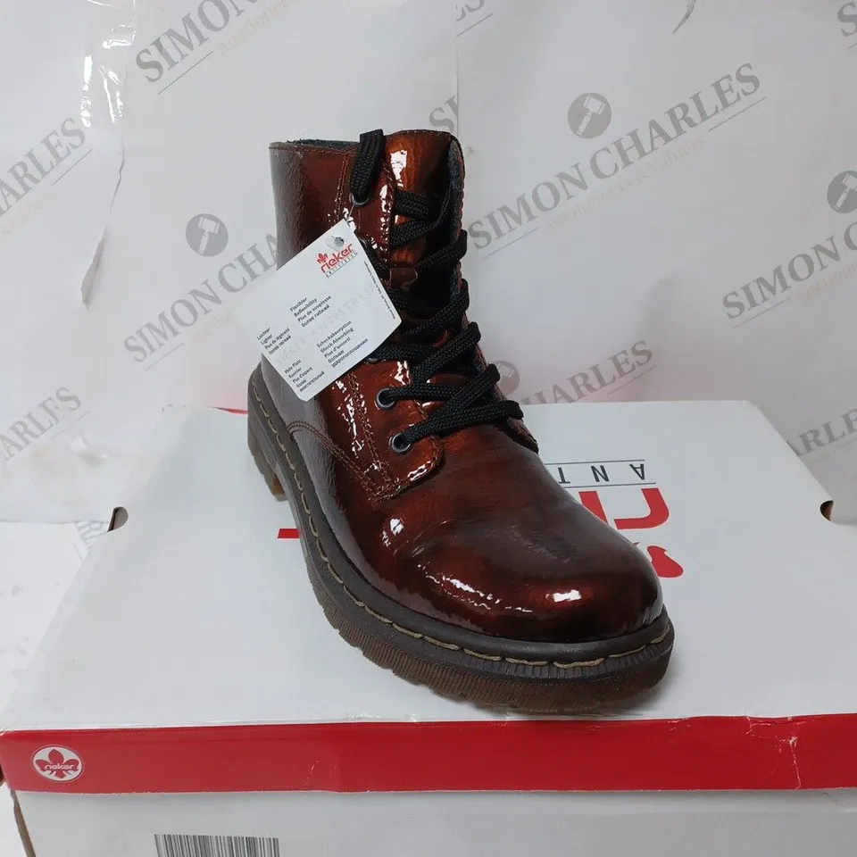 PAIR OF RIEKER LACE ANKLE BOOTS IN BRONZE - 7.5