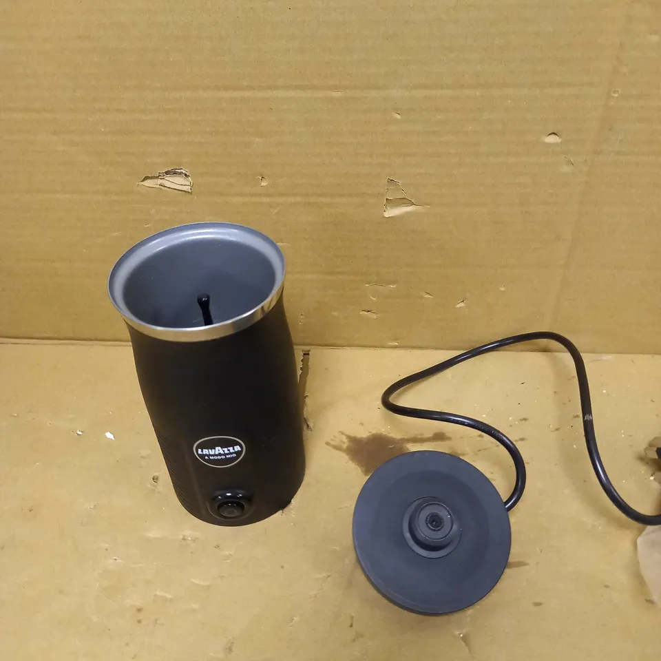 LAVAZZA A MODO MIO MILK EASY FROTHER 