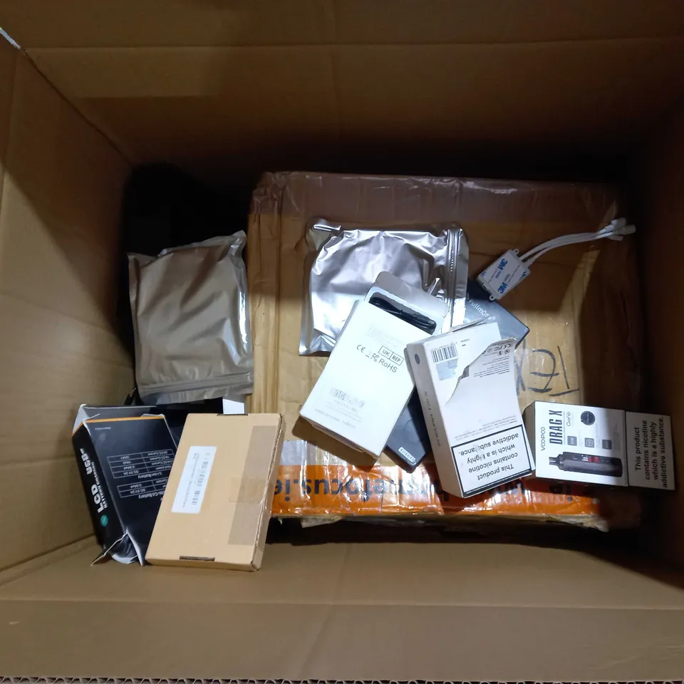 APPROXIMATELY 12 ASSORTED ITEMS TO INCLUDE HAIR TRIMMER, ELECTRIC HORN, CAT EAR HEADPHONES, ETC