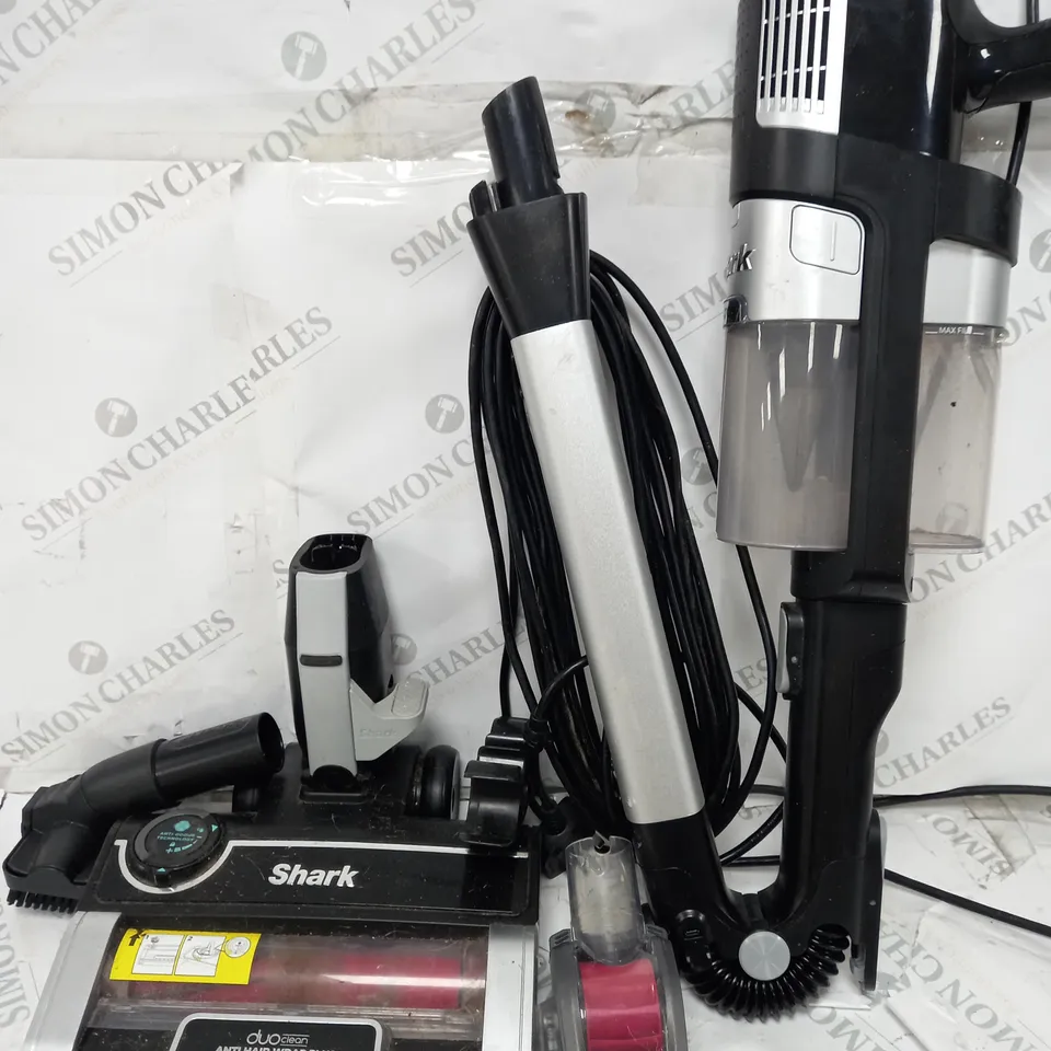 SHARK STRATOS ANTI HAIR WRAP PET PRO VACUUM CLEANER