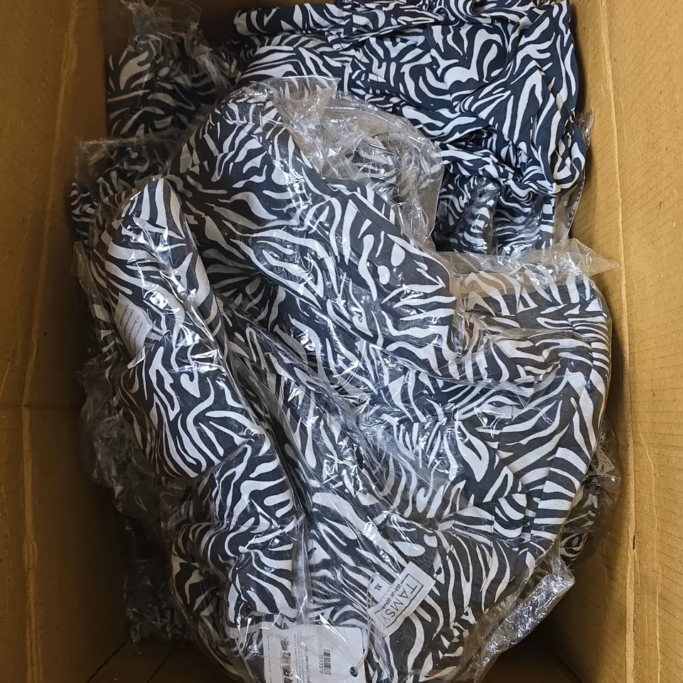 APPROXIMATELY 25 TAMSY ZEBRA PRINT MAXI DRESSES - XL 
