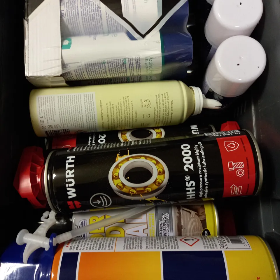 BOX OF APPROXIMATELY  15 ASSORTED AEROSOLS TO INCLUDE RAPIDE BOND & FILL, SPRAY ON SNOW, UNDER BODY SEAL ETC - COLLECTION ONLY
