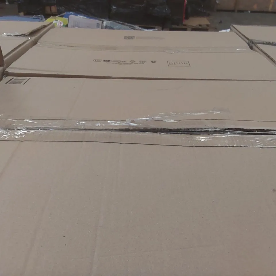 PALLET CONTAINING A VERY LARGE QUANTITY OF ASSORTED PHONE CASES/SCREEN PROTECTORS ECT