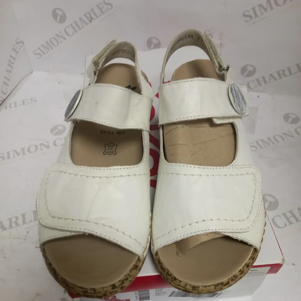 RIEKER V7272-80 WIDE WHITE SANDAL EUR39 