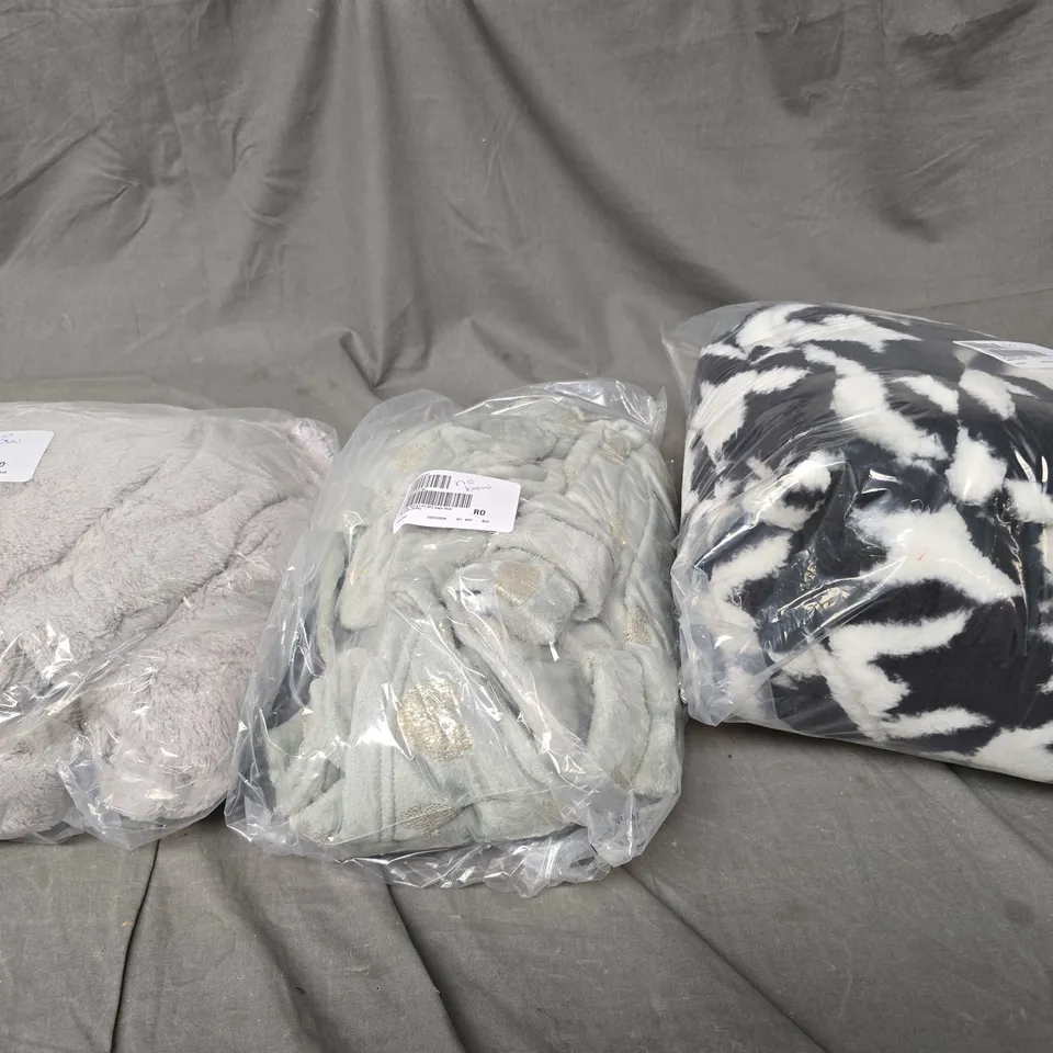 APPROXIMATELY 10 ASSORTED CLOTHING PRODUCTS TO INCLUDE CARDIGAN, ONESIE ETC