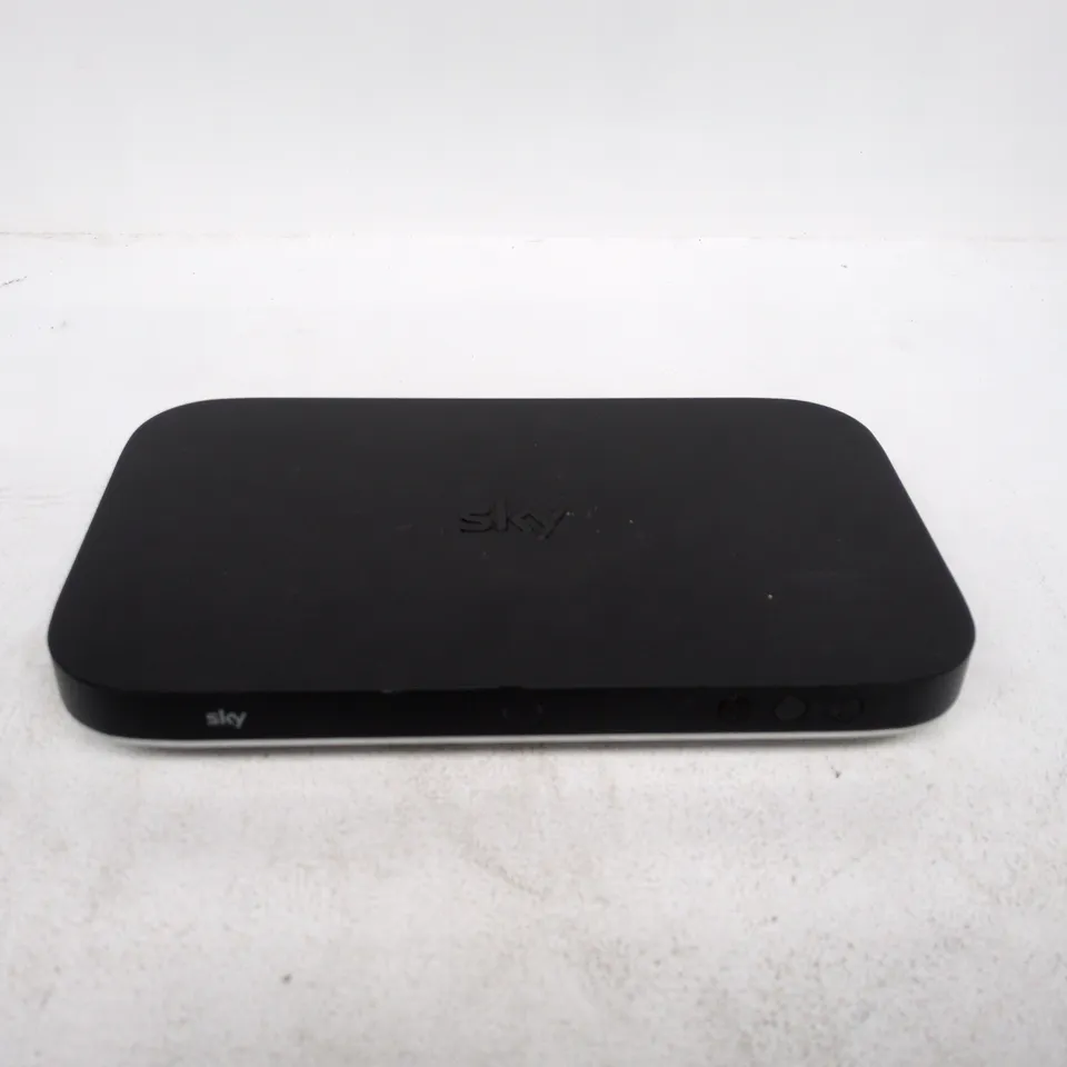 SKY Q MODEL ES240 UNBOXED