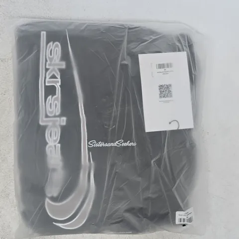 BAGGED SISTERS AND SEEKERS STATEN LOGO HOODIE REGULAR IN BLACK SIZE MEDIUM