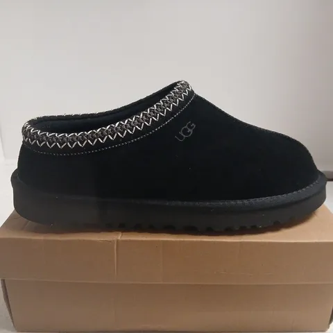 BOXED PAIR OF UGG BLACK SUEDE SLIPPERS – UK 13