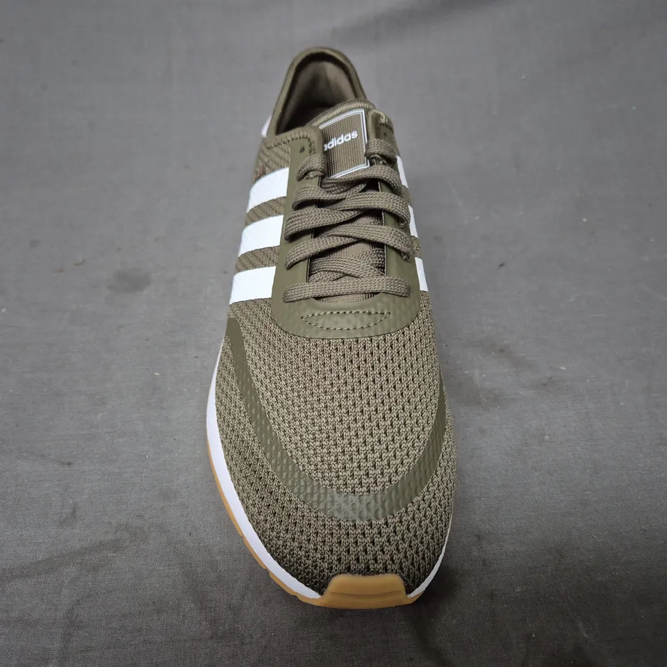 BOXED PAIR OF ADIDAS N-5923 SHOES IN SAGE/WHITE UK SIZE 9.5