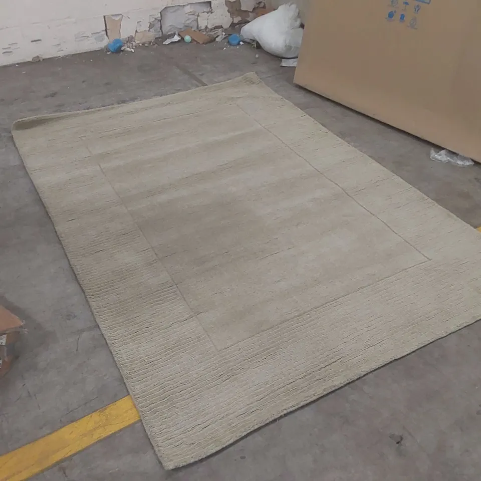 QUALITY DESIGNER AREA RUG - APPROXIMATELY 230 x 160cm