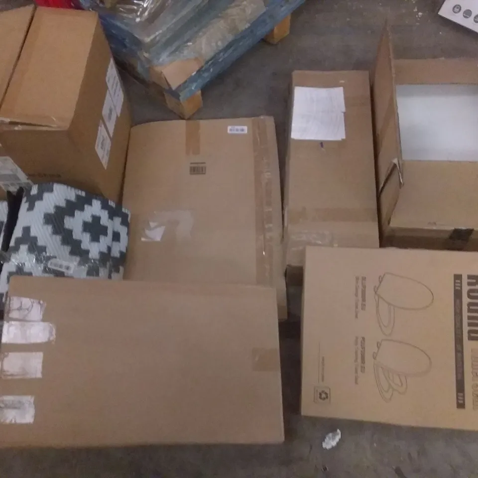 PALLET OF ASSORTED ITEMS INCLUDING ROUND TOILET SEAT, VAPSINT, SELF HEALING CUTTING MAT, EVERRICH TOILET SEAT, COZEEMAX GARMENT STEAMER, ANGEL STAND MIXER