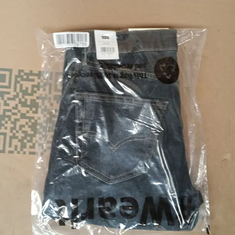 BAGGED LEVI'S JEANS IN DARK BLUE SIZE 30/30