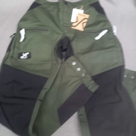 RVRC TROUSERS IN FOREST GREEN - S