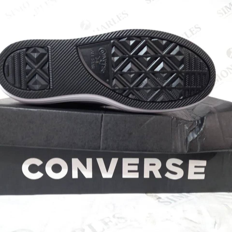 BOXED PAIR OF CONVERSE SHOES IN BLACK/WHITE UK SIZE 5.5