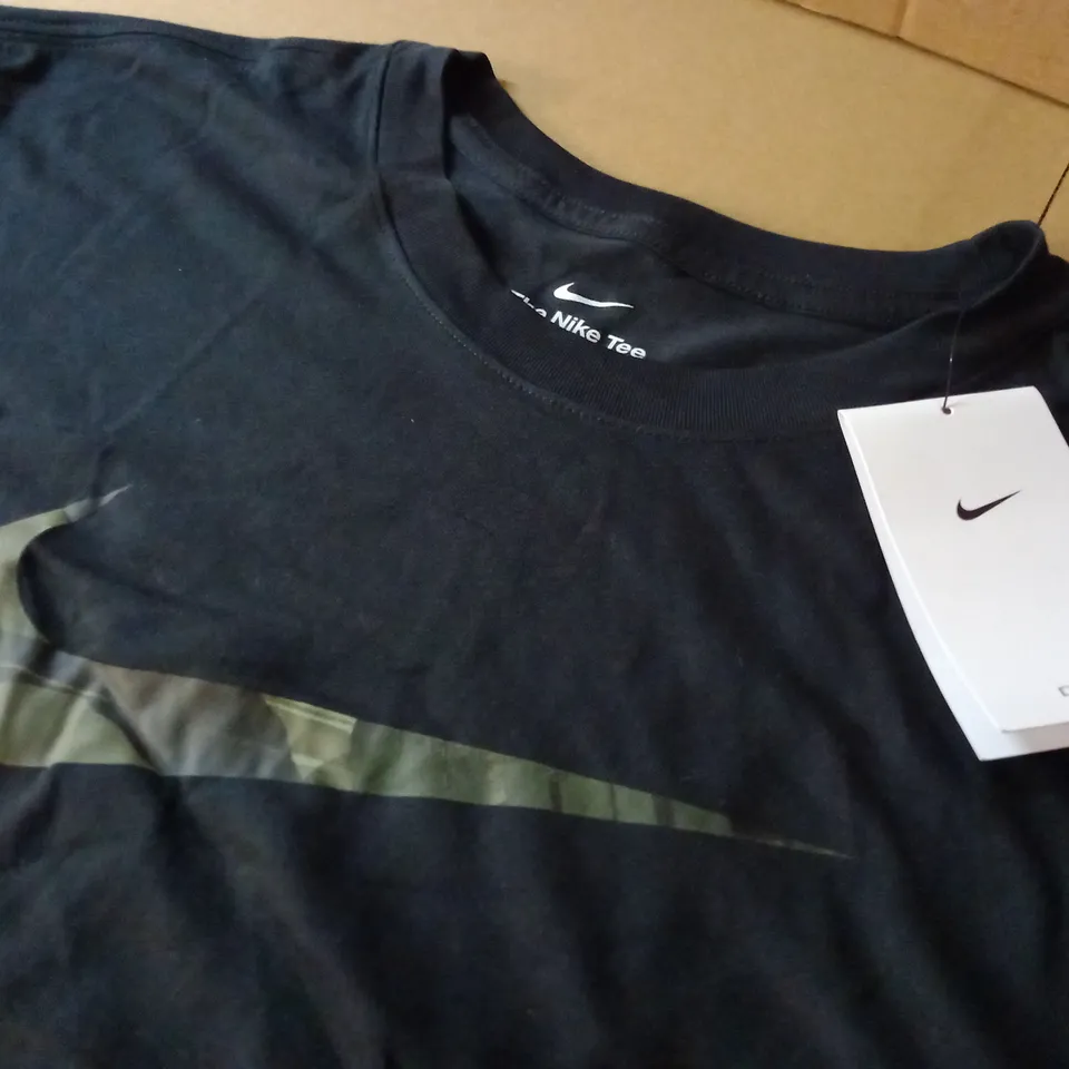 NIKE BLACK T-SHIRT - XL